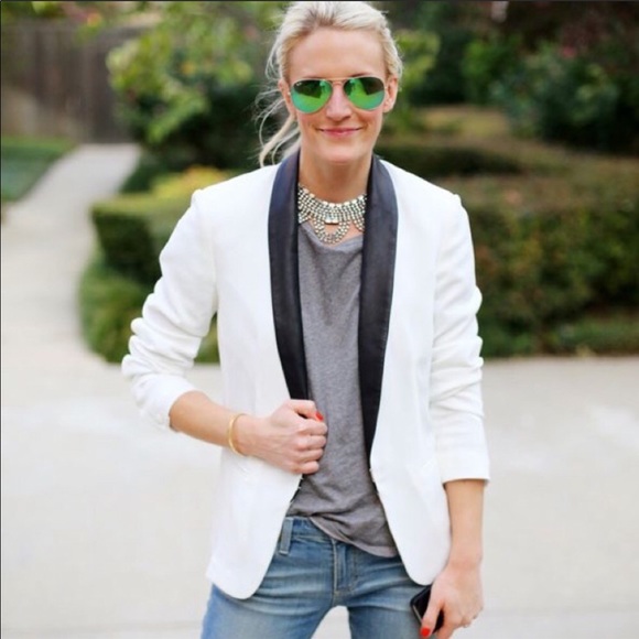 Agaci - White Blazer with Black Lapel - Picture 7 of 8